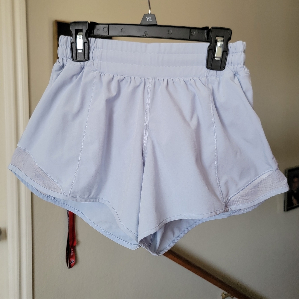 🍋 Lululemon Hotty Hot Shorts Sz 4 Baby Blue Color (4" Inseam)